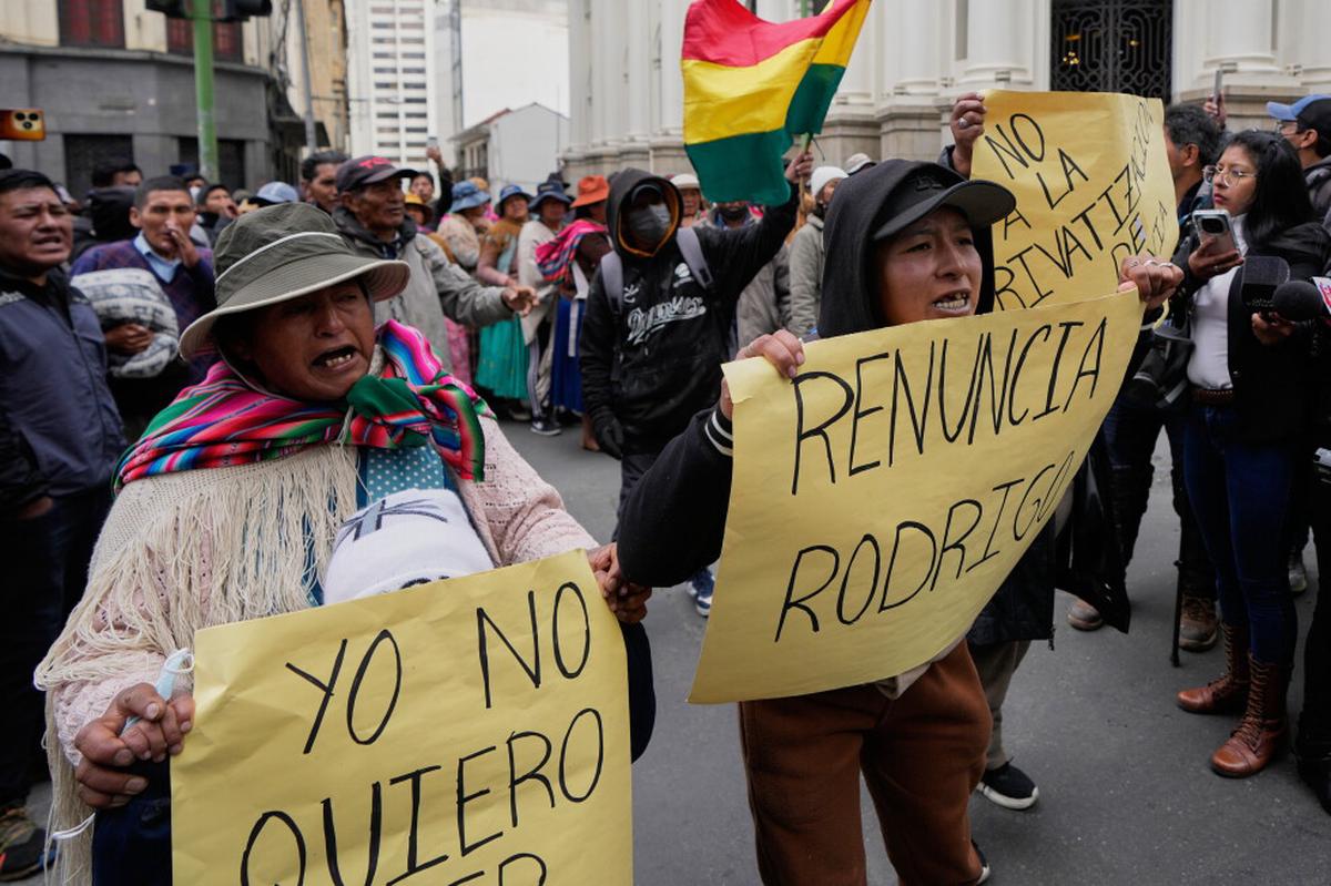 Presidente boliviano Rodrigo Paz tiene nueva herramienta legal para aplacar protestas. ¿La usará?