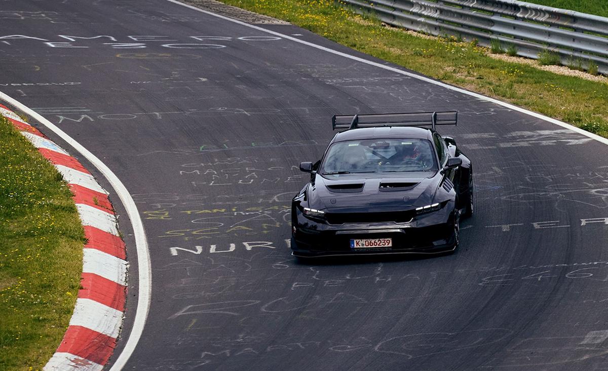 FOTO: El Ford Mustang hace historia en el "Infierno verde" de Nürburgring