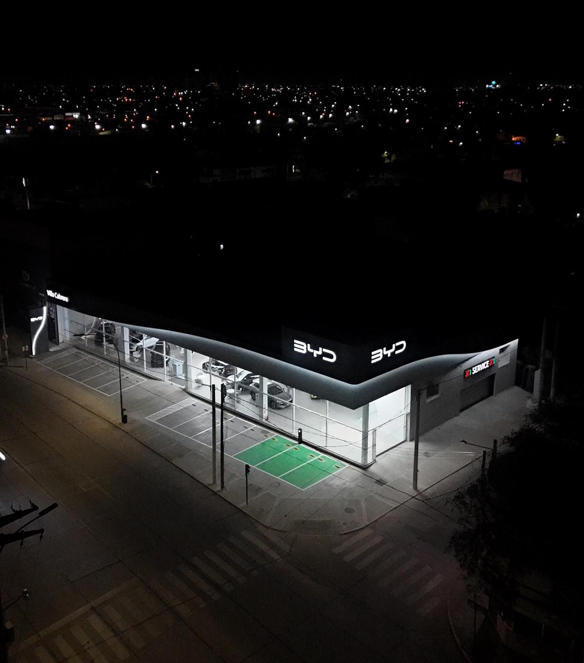 Parra inauguró concesionario oficial BYD Villa Cabrera