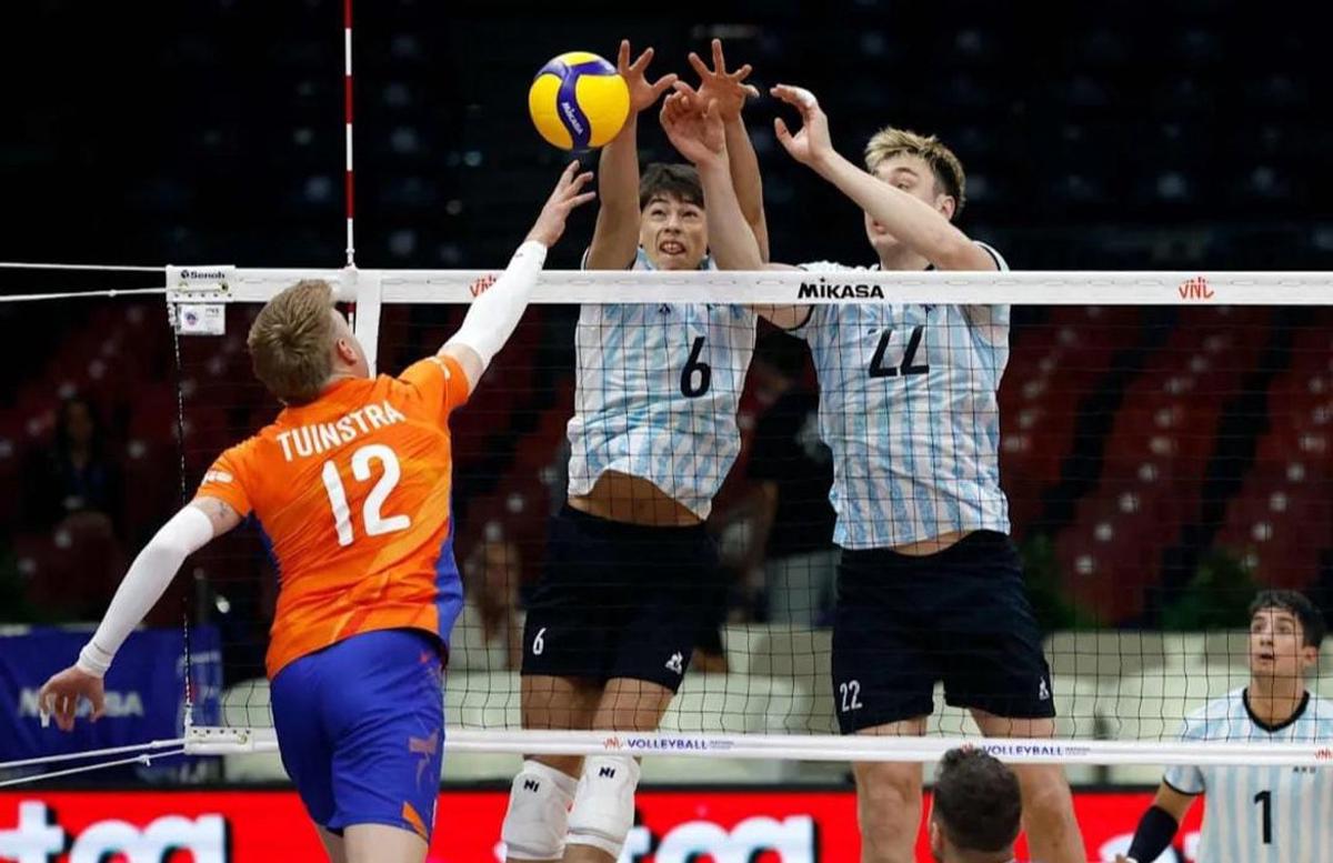 El sólido triunfo por 3-0 de la Selección argentina en el Week 2 de la VNL. Foto Prensa FeVA