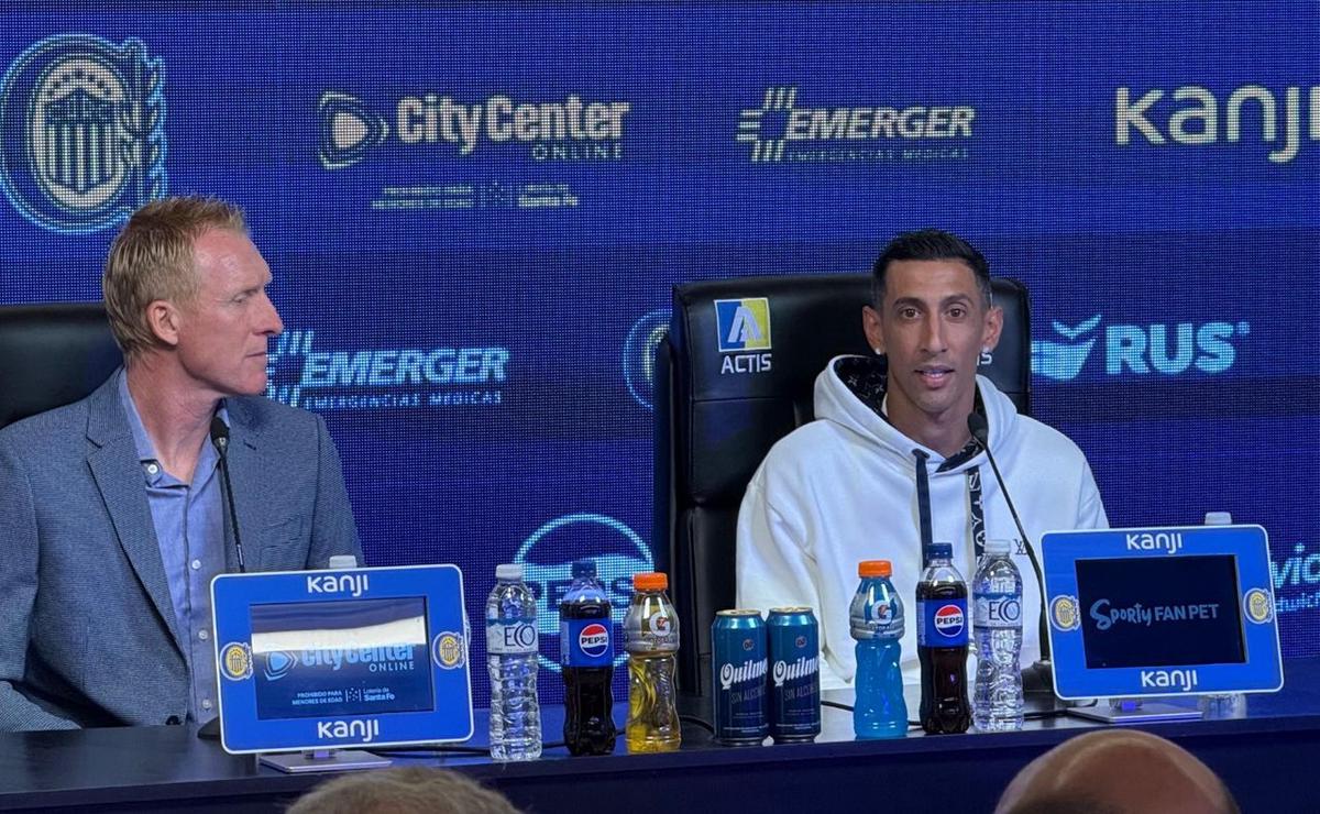 FOTO: Di María volvió a Rosario Central y fue presentado en el Gigante