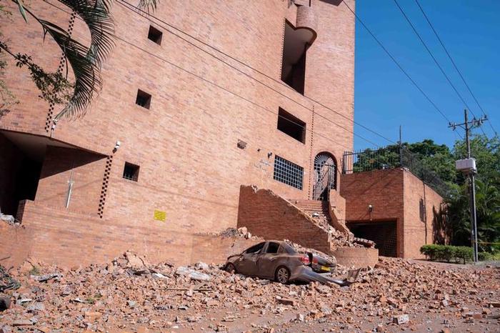 Famosos envían mensajes de apoyo tras el devastador terremoto en Colombia