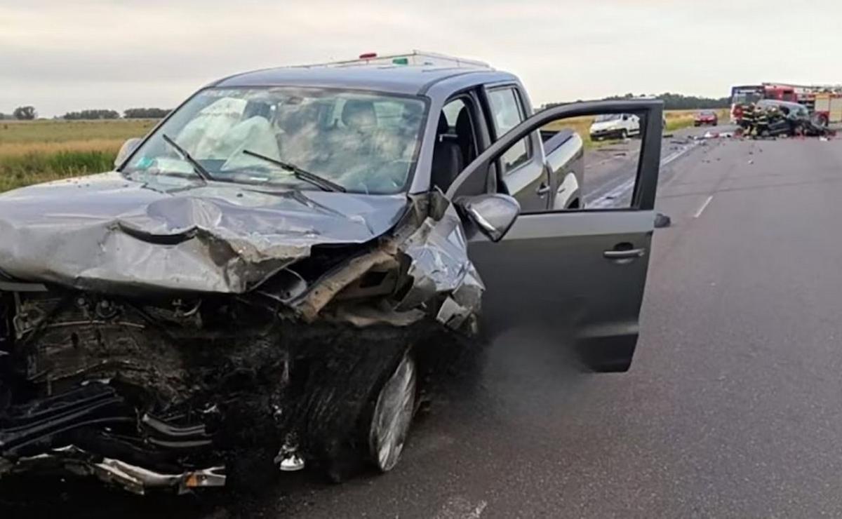Chocaron dos camionetas en la Ruta 3: murieron una pareja y su hija sobrevivió.