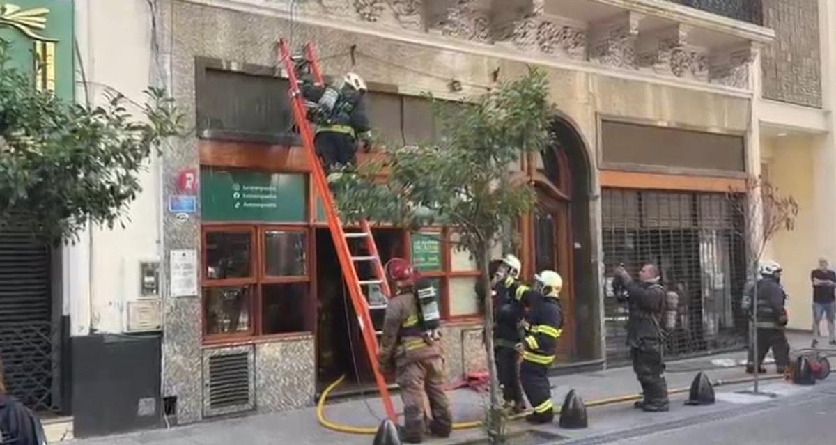 Incendio en café del microcentro: seis personas asistidas por el SAME