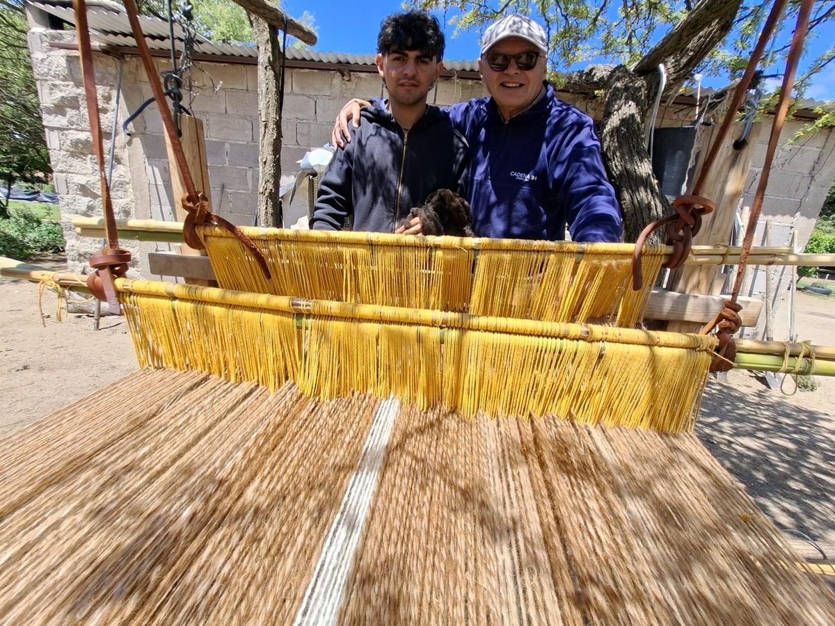 El poncho que Córdoba le regalará al papa se hizo en un pequeño paraje de Traslasierra.