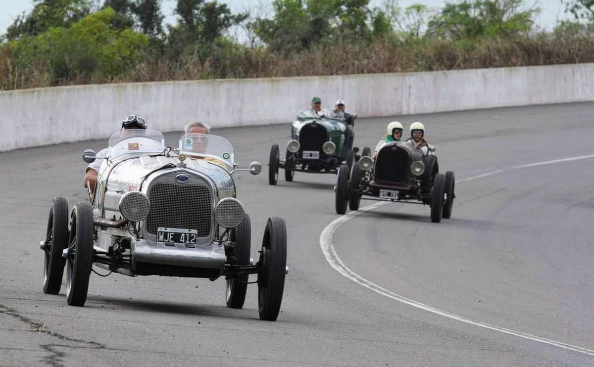 FOTO: Gran Premio de Baquets, la fiesta de autos antiguos que unirá Santa Fe y Córdoba