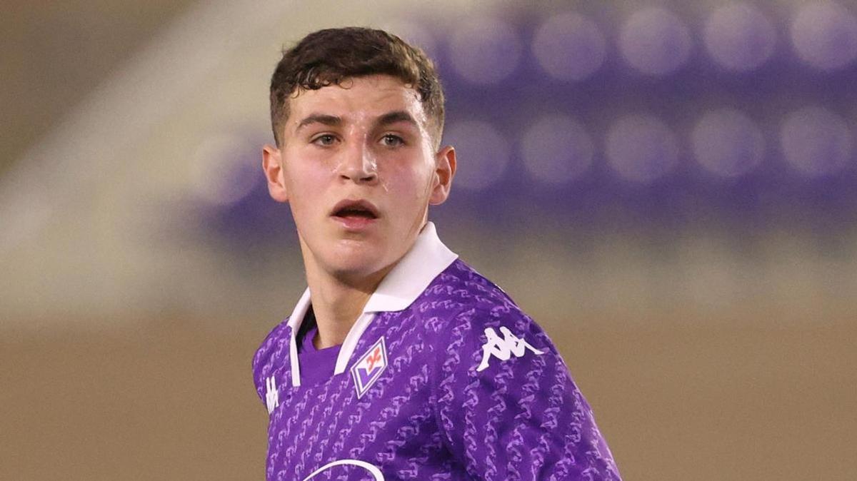 Gino Infantino con la camiseta de Fiorentina.