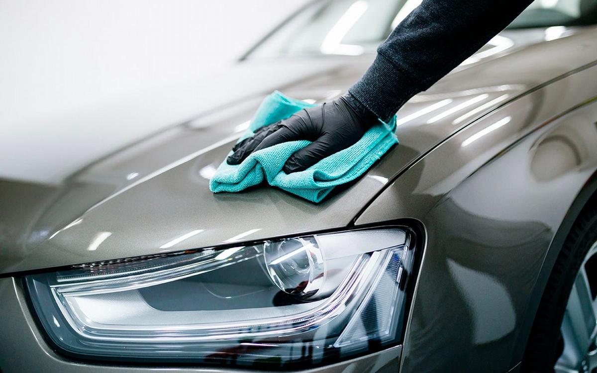 Cada vez más lavaderos de autos ofrecen su servicio a domicilio.