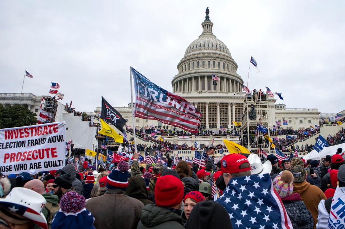 Republicanos piden más respuestas sobre el fondo de $1.800 millones mientras Trump evalúa su futuro