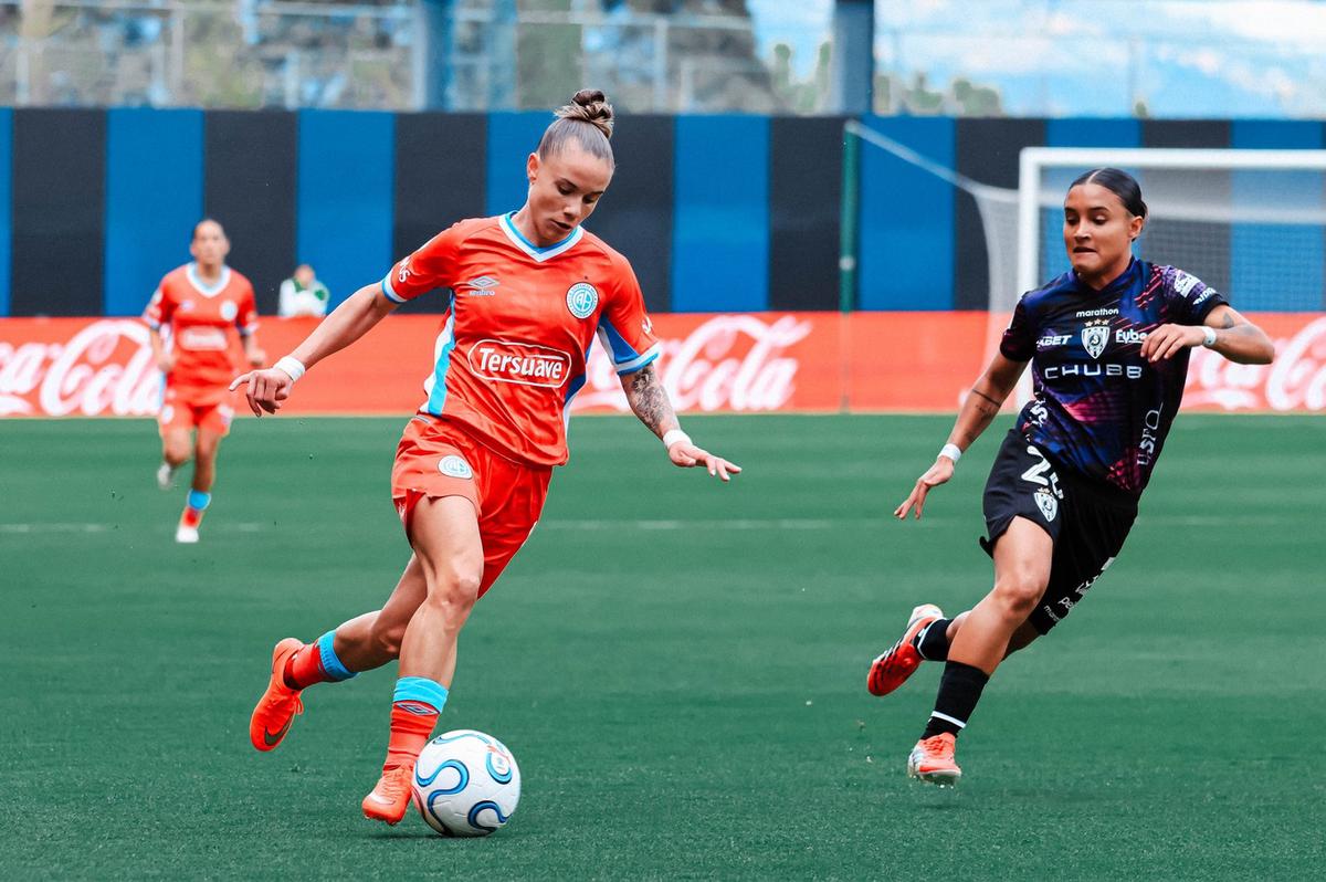 El femenino de Belgrano enfrenta a Independiente del Valle. (Prensa CAB)