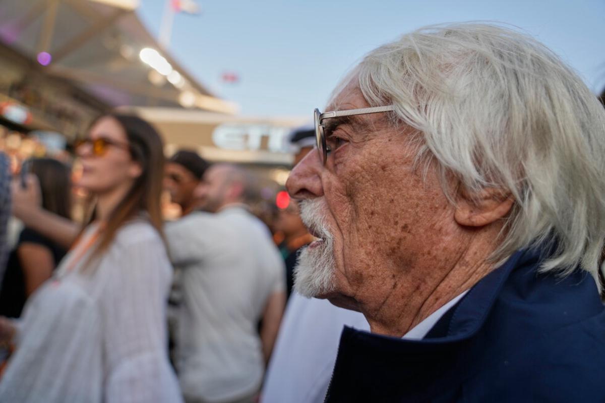 Exjefe de la F1 Bernie Ecclestone detenido en aeropuerto de Portugal por llevar escopeta