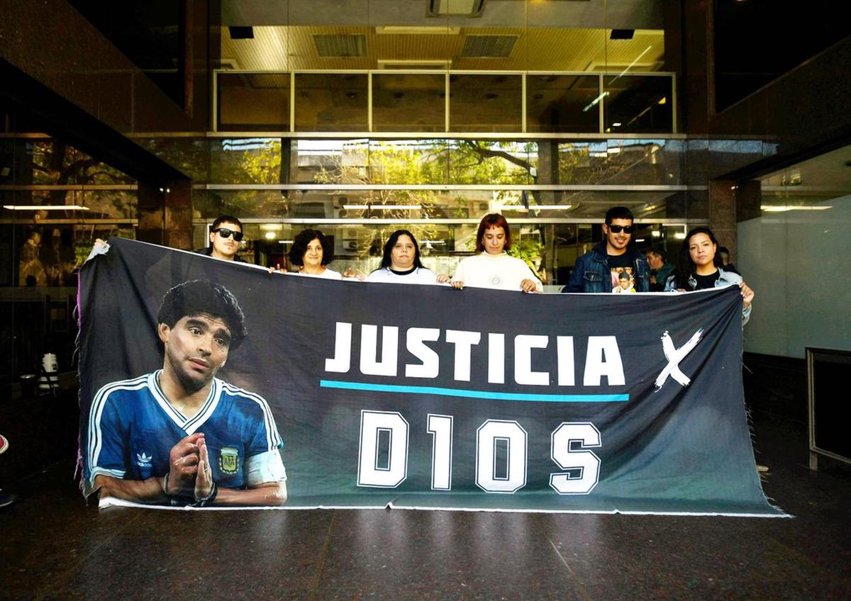 Ratifican la enfermedad renal crónica de Maradona en el juicio por su muerte