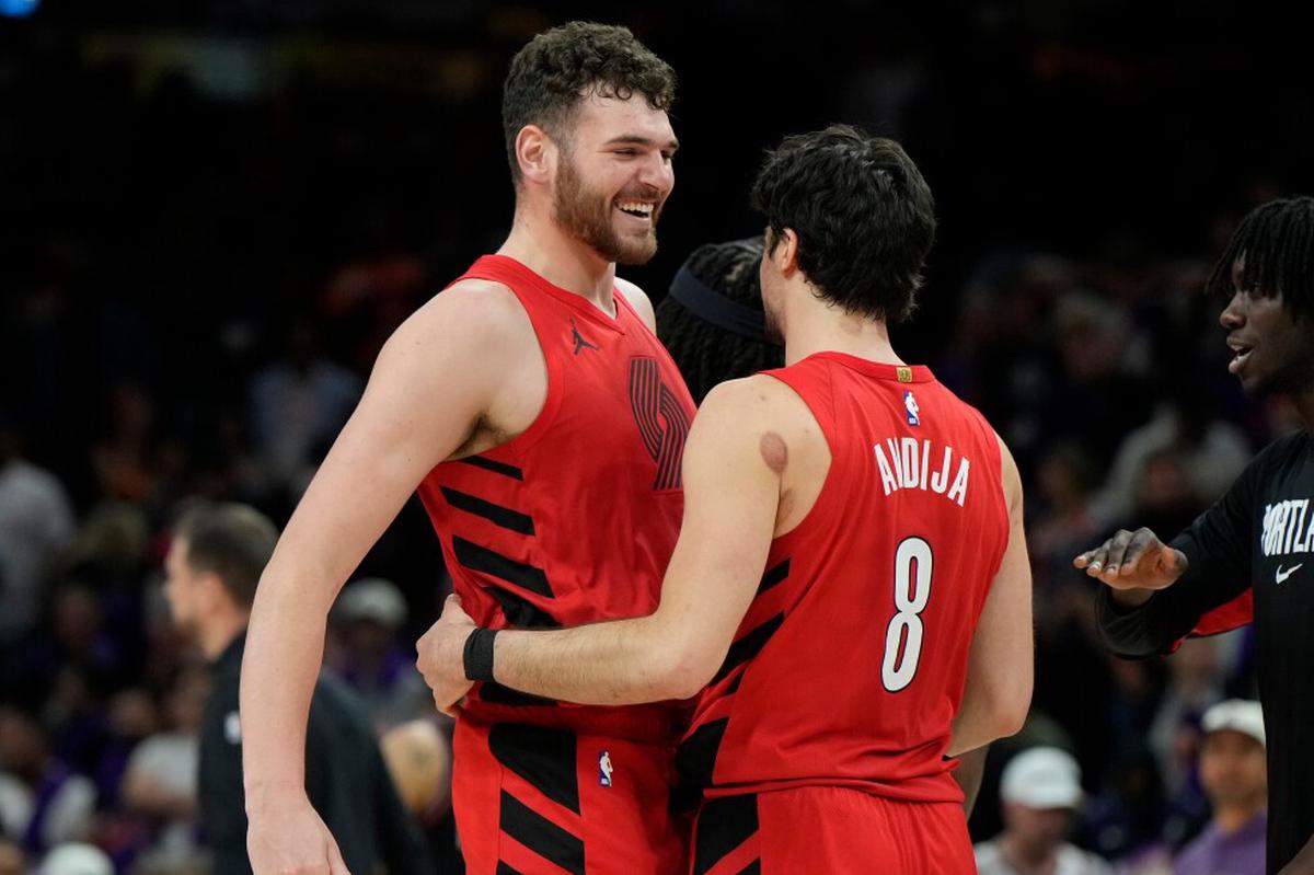 Trail Blazers remontan déficit de 11 puntos y vencen a Suns por 114-110 en el play-in