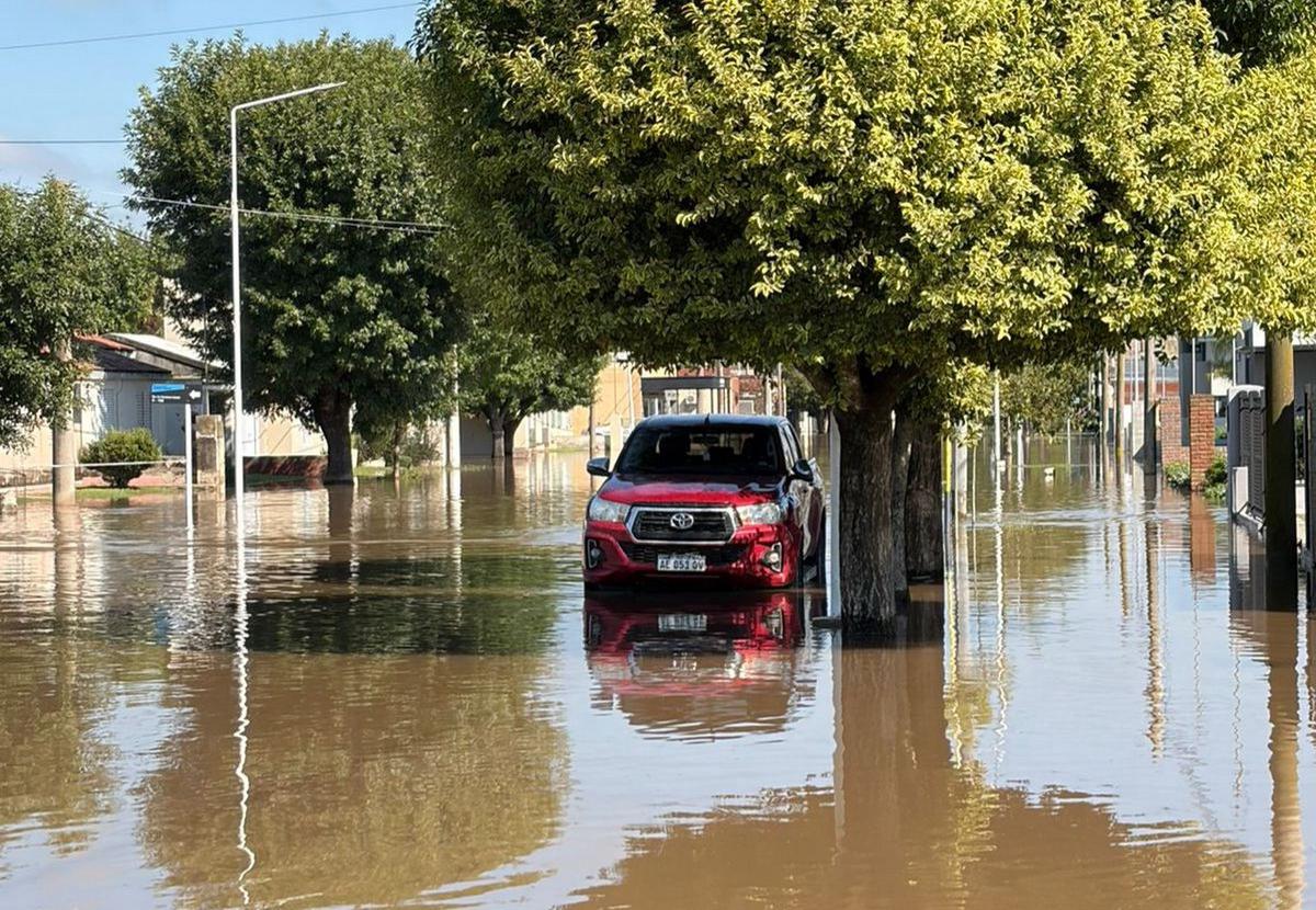 Intensa tormenta en San Justo provocó anegamientos y evacuaciones preventivas