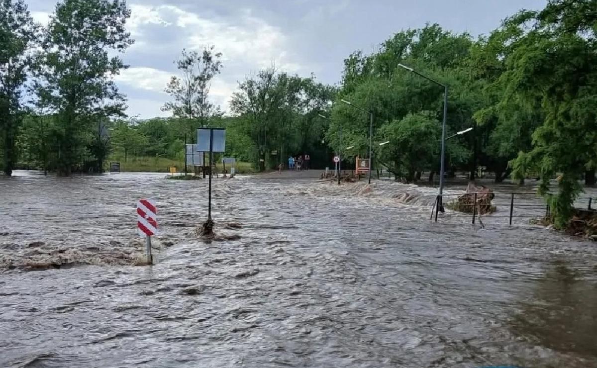 FOTO: Gran crecida del río Los Reartes, en Calamuchita. (Foto: gentileza)