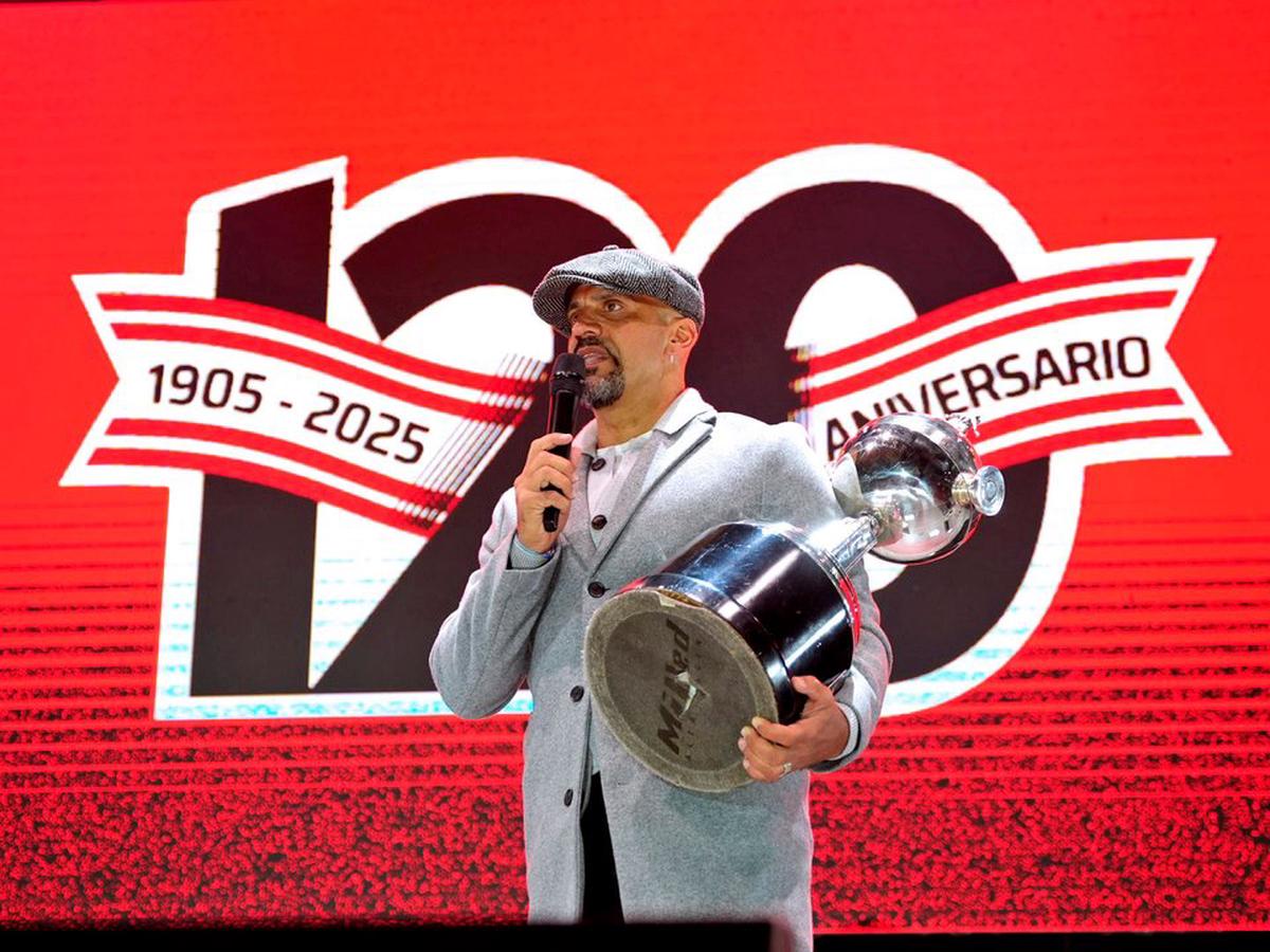 Verón verá la final ante Racing desde la tribuna. Foto: Agencia NA (@EdelpOficial)