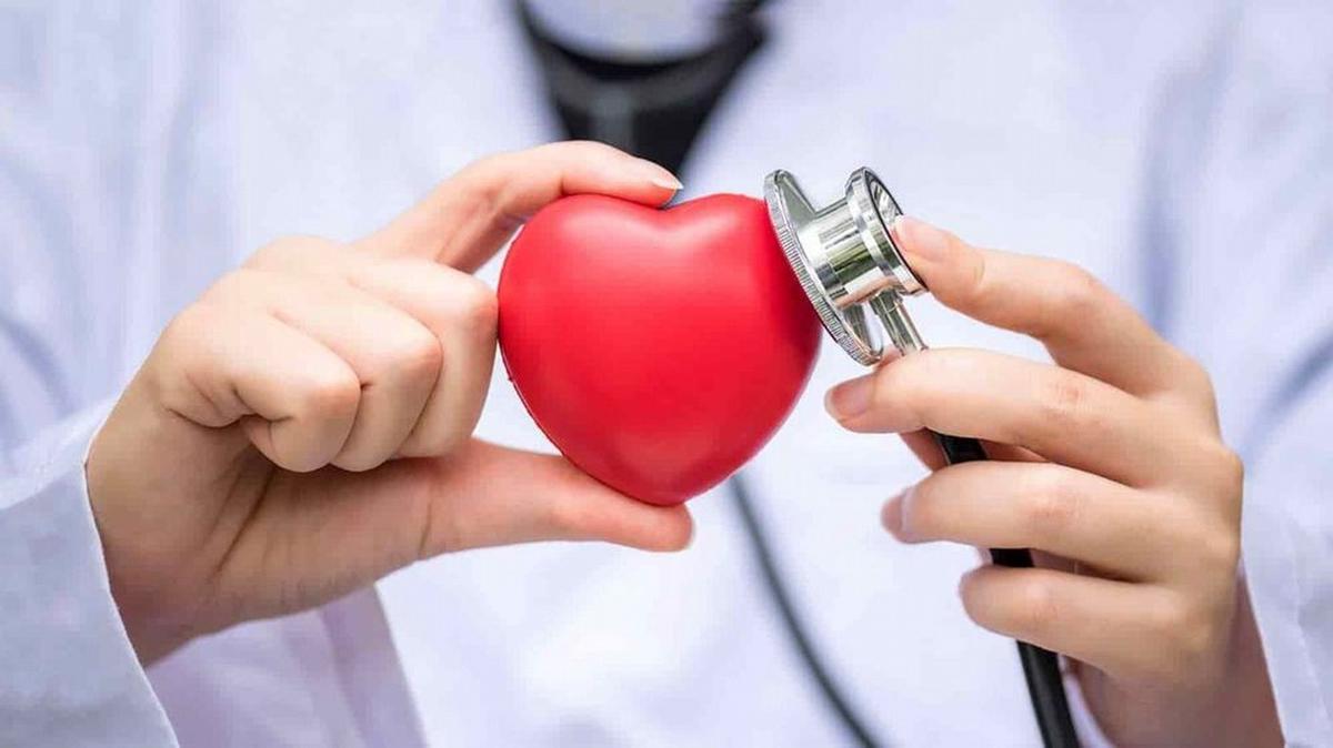 Cuidado del corazón: factores de riesgo principales: hipertensión arterial, tabaquismo y colesterol