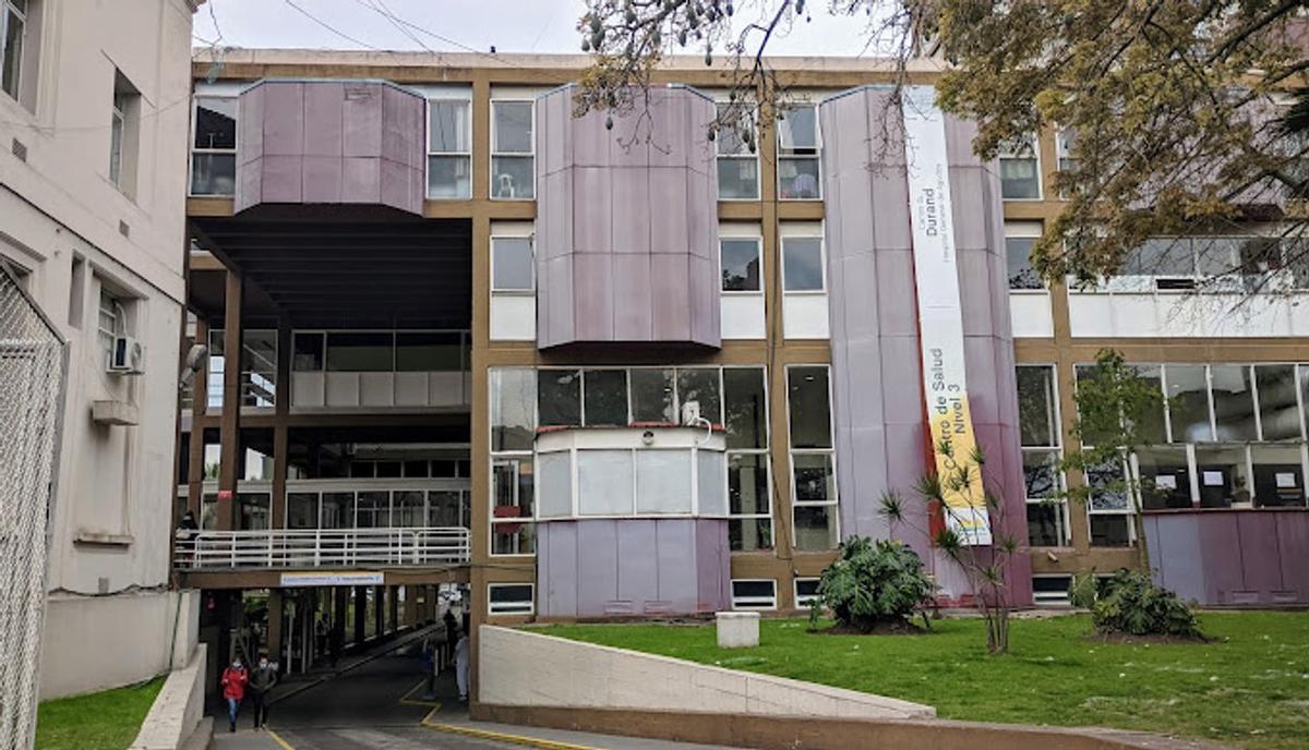 Investigan la muerte de un paciente en el Hospital Durand tras desconexión del respirador