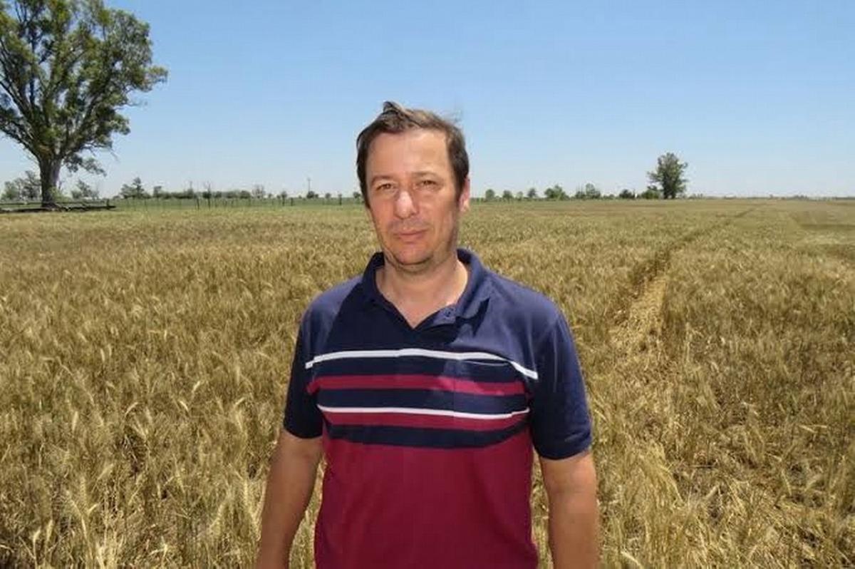 Por lo caminos del campo. Proietti representa a CARTEZ en el CCU.