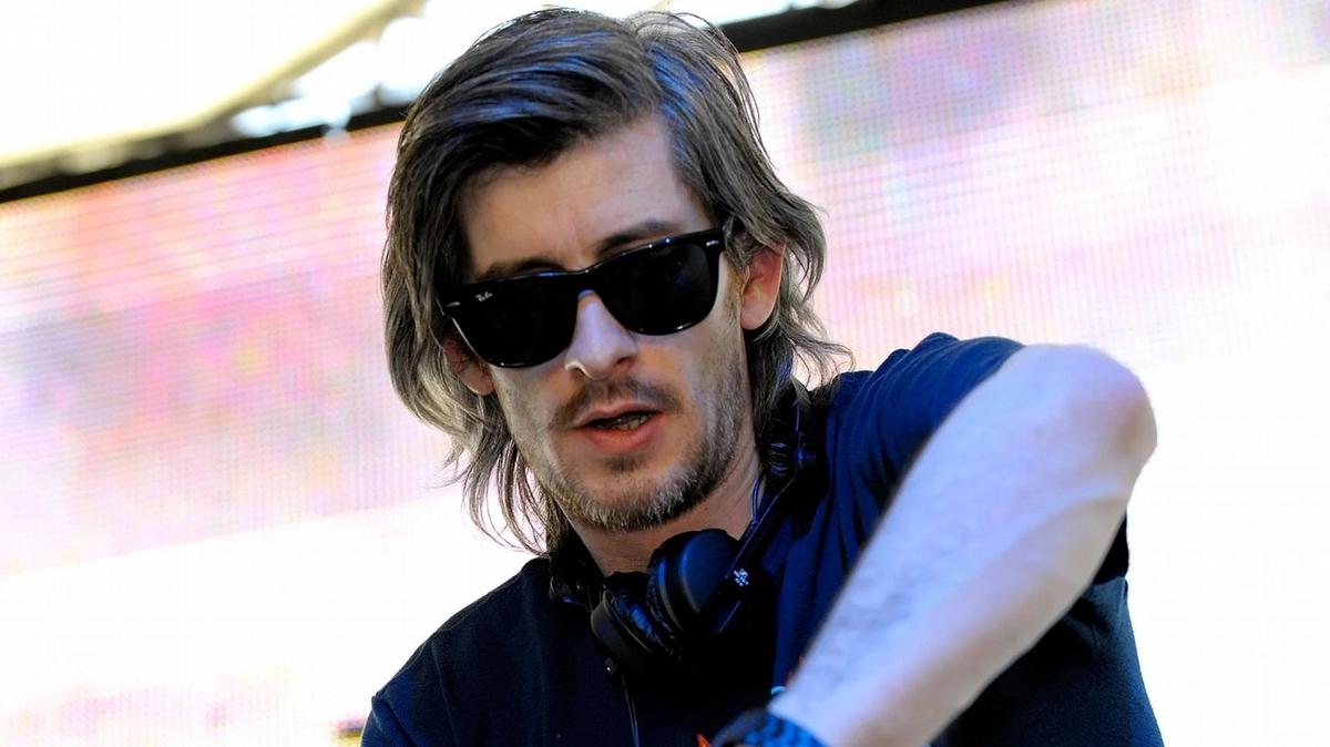 Kavinsky tenía 50 años.