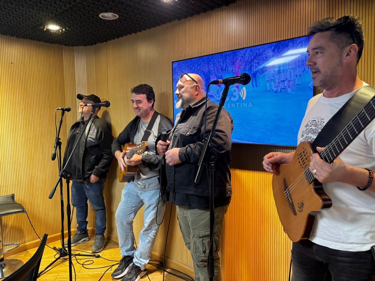 Cinco Sentidos en Rony en Vivo.