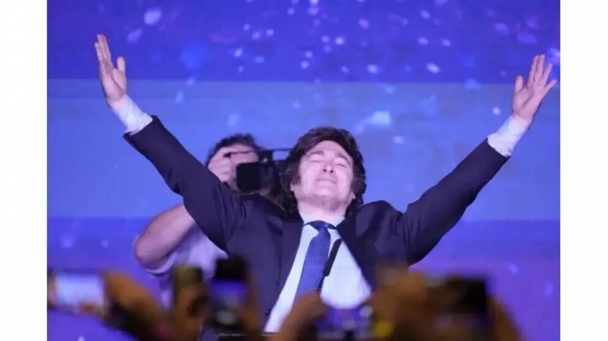 Oría ayuda a construir la épica libertaria.