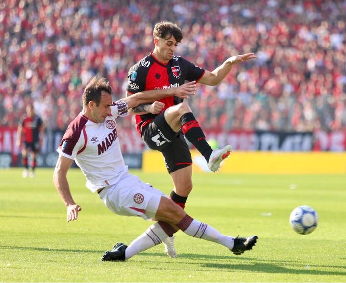 Newell's y Lanús empatan en Rosario y se mantienen en zona de clasificación