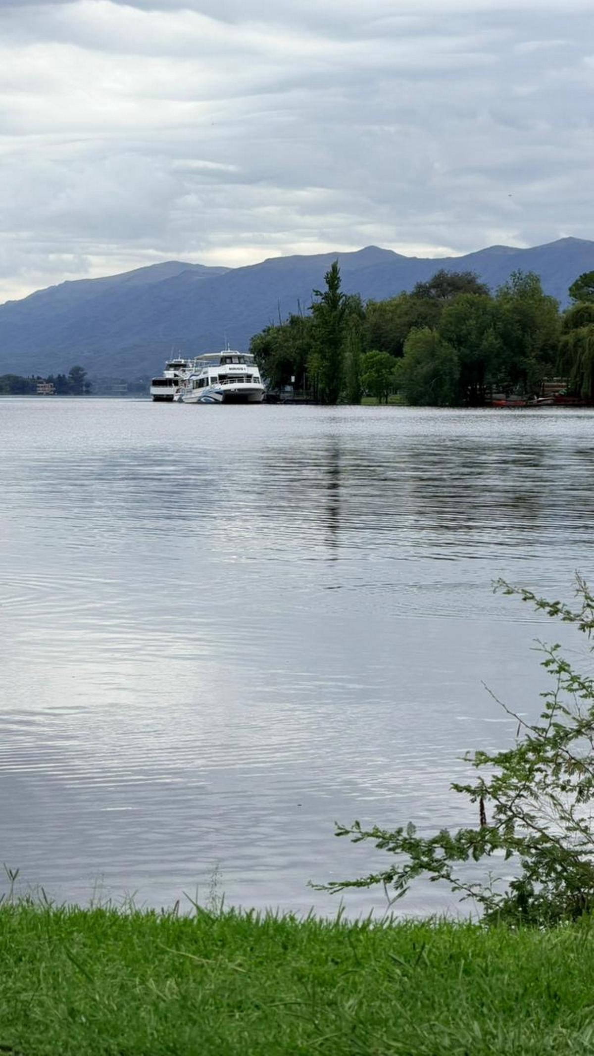 Fuerte crecida del dique San Roque en Carlos Paz.