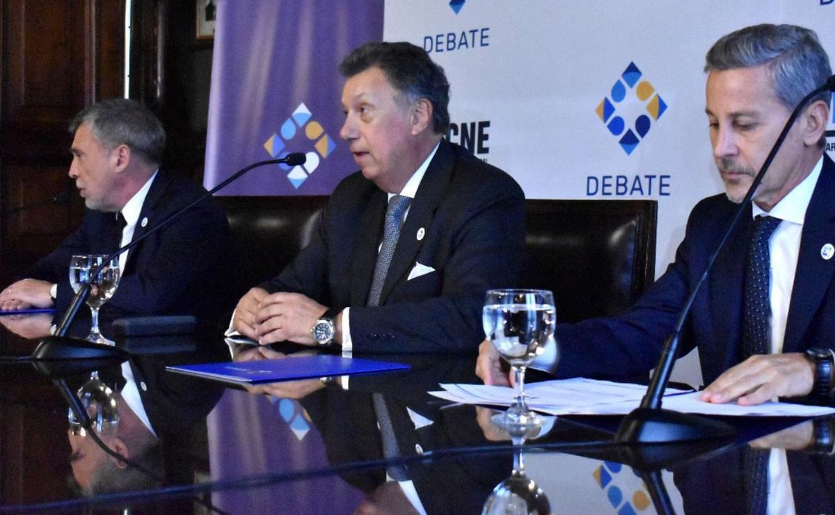 Los jueces Corcuera, Dalla Vía y Bejas, integrantes de la Cámara Nacional Electoral.