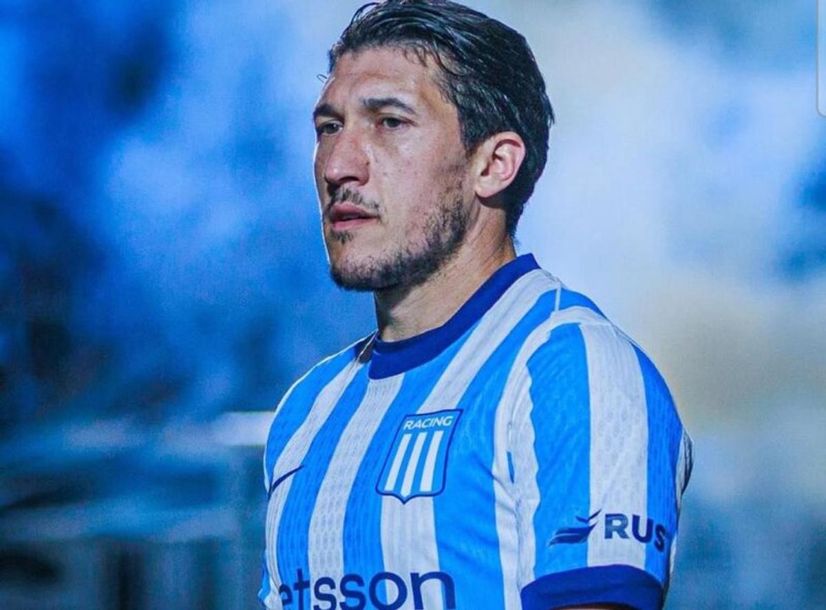 Alfonso Espino fue separado en Racing.
