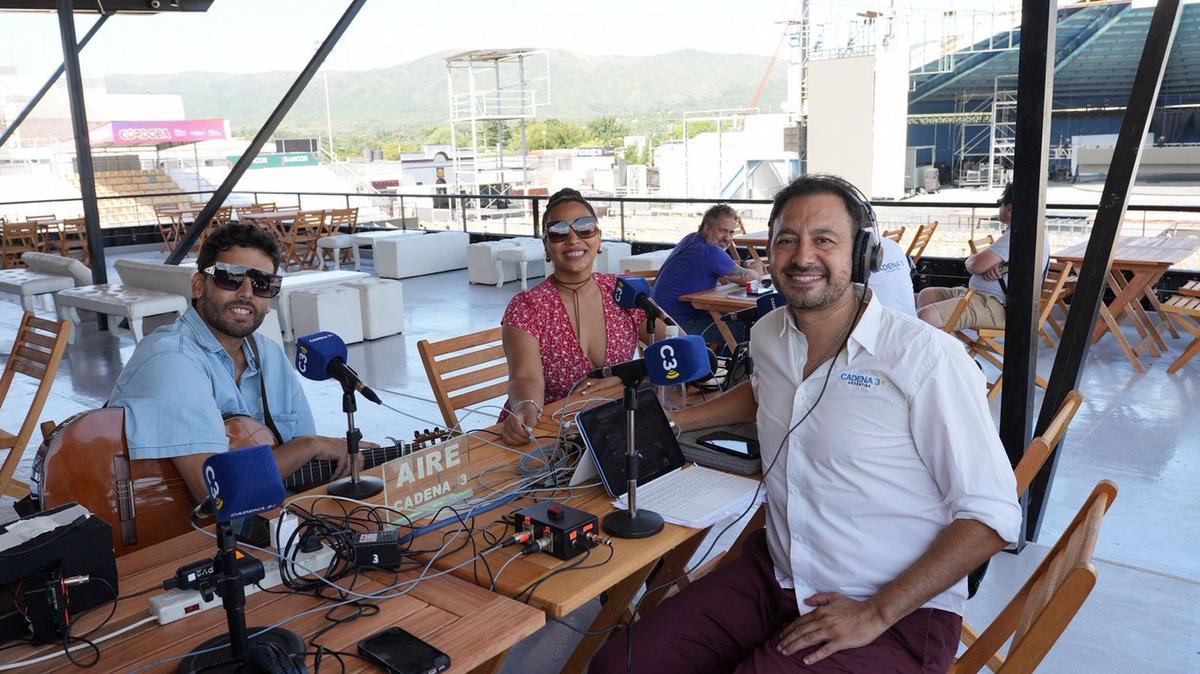 Flor Paz, en Viva la Radio desde Cosquín.
