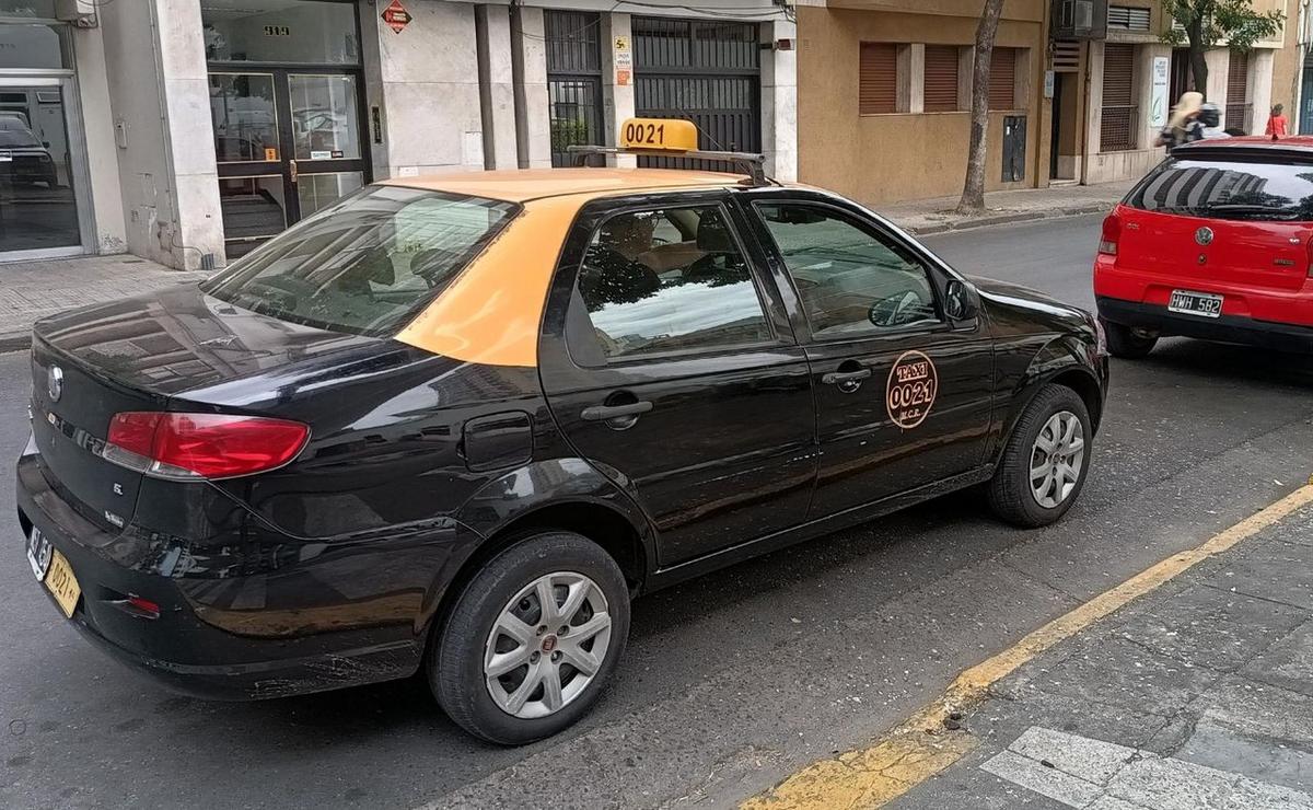 FOTO: taxis en Rosario. 