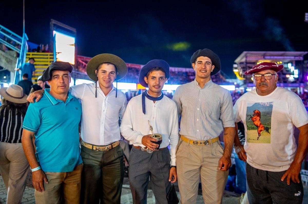 FOTO: Más de 10 mil personas en la noche previa del Festival de Jesús María.