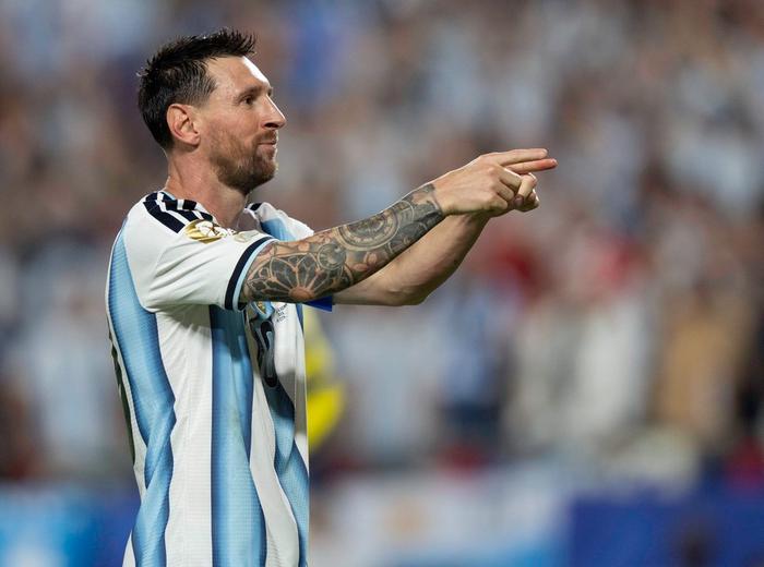 Las críticas de Tomás Roncero a Messi generan revuelo en redes sociales