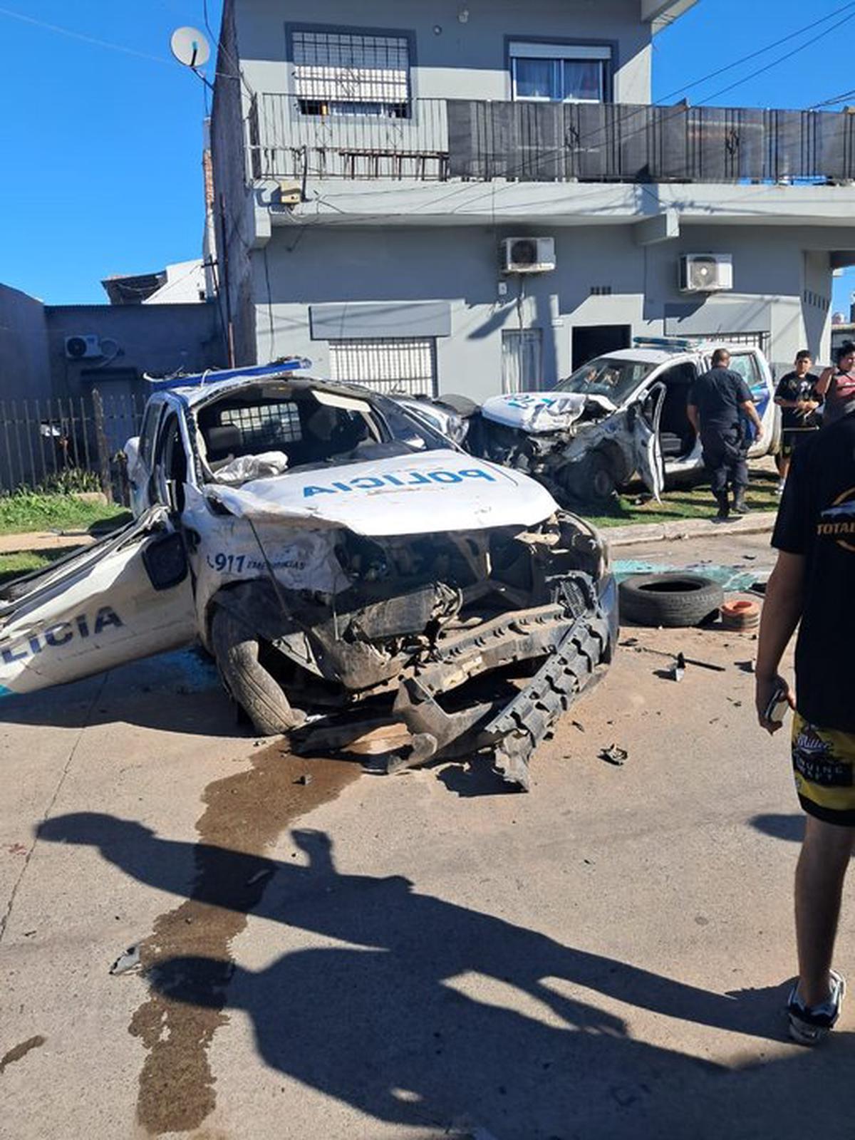 Brutal choque entre dos patrulleros en González Catán: cuatro policías heridos
