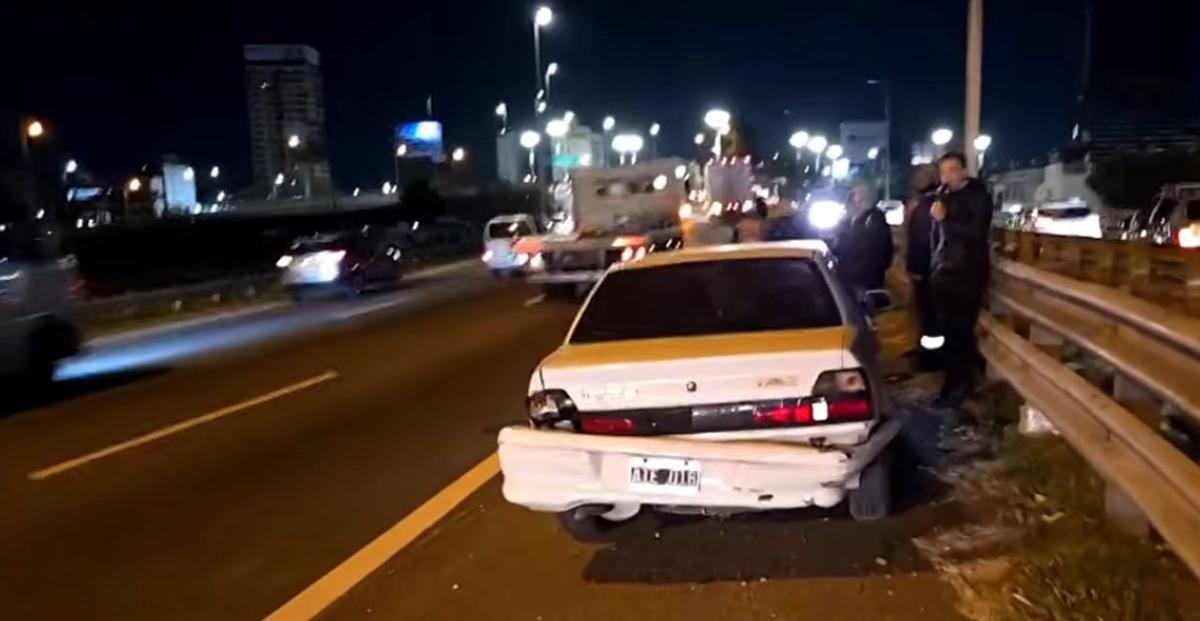 Accidente en Autopista Perito Moreno: dos autos y un camión involucrados
