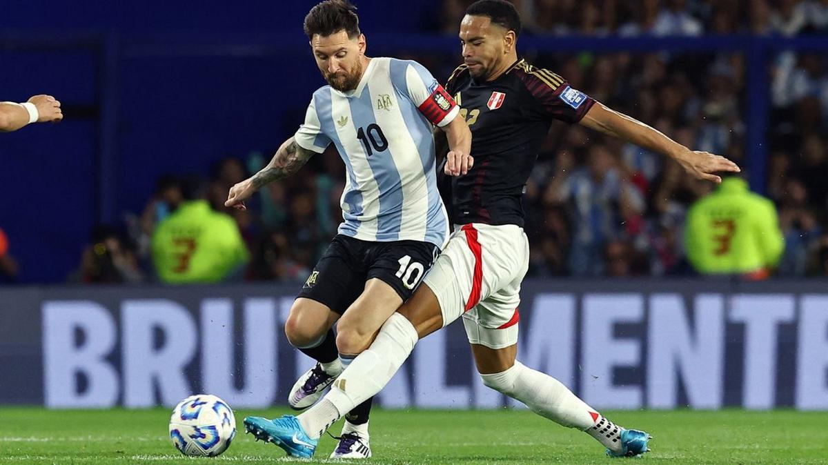 FOTO: Argentina recibe a Perú en La Bombonera. (Foto:@CONMEBOL)