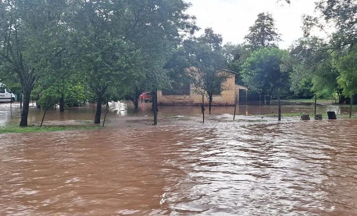 La localidad salteña de El Galpón, bajo agua.