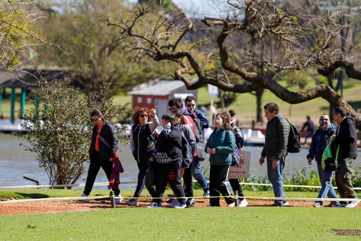 La primavera se asoma en Buenos Aires con un día soleado y viento fuerte