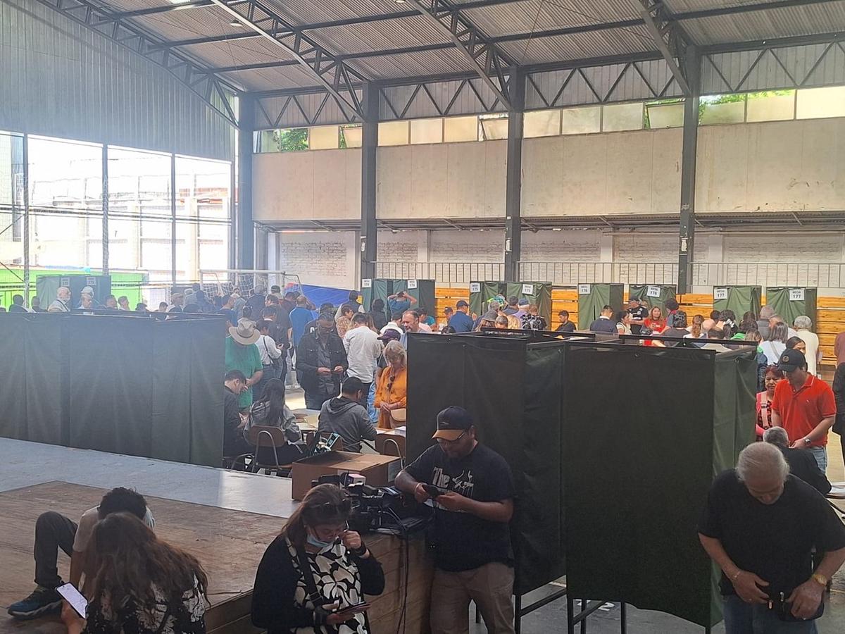 Los chilenos van a las urnas este domingo (Foto: Federico Albarenque/Cadena 3)