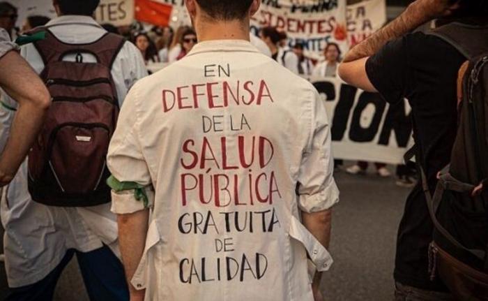 Movilización en defensa del sistema de salud pública: miles se suman a la marcha federal