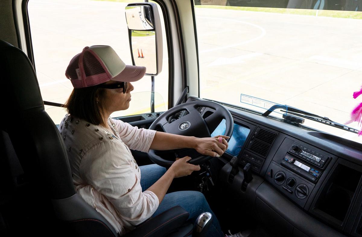 FOTO: Volkswagen Camiones y Buses y LALCEC lanzan la campaña “No te cuides a medias”