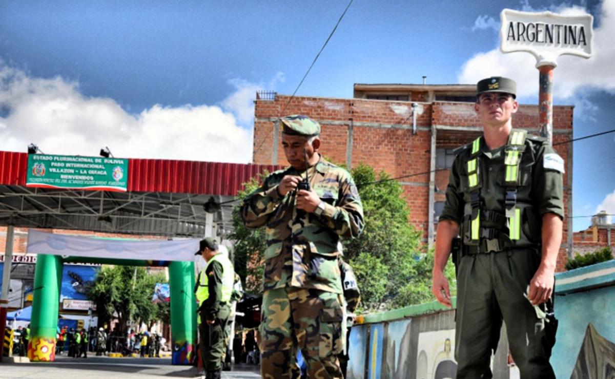 Gendarmes en la zona fronteriza.