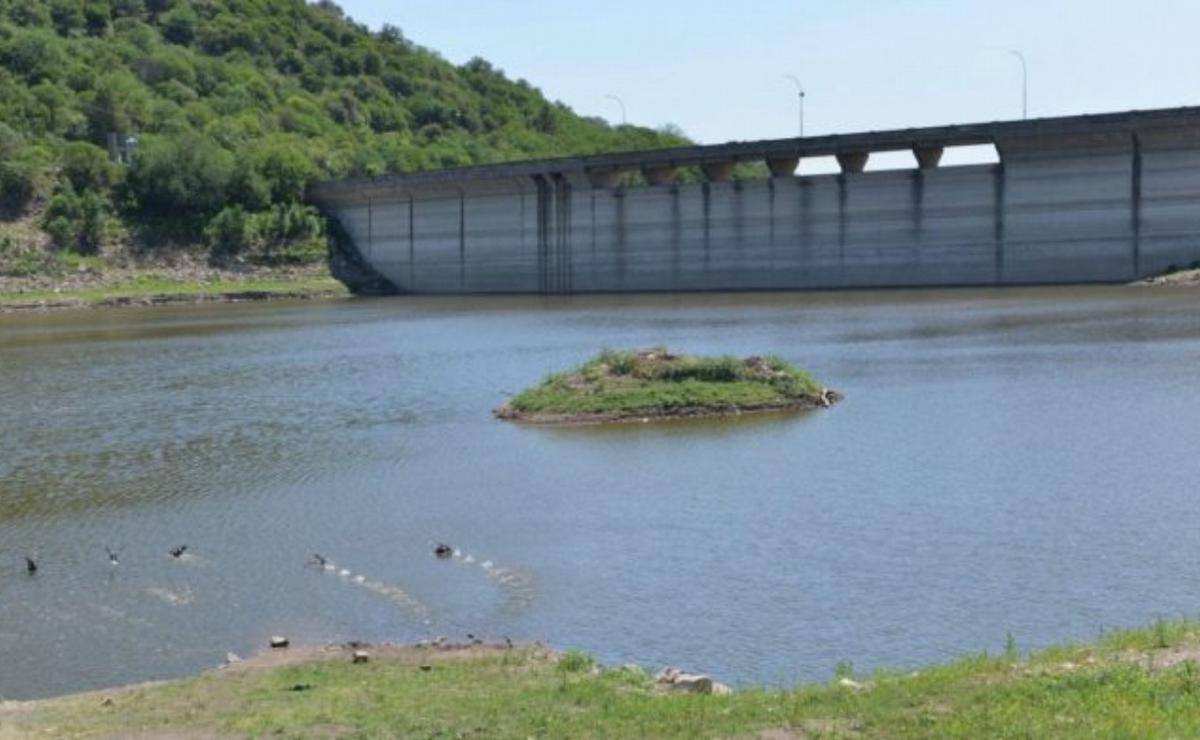 FOTO: Crisis hídrica en Río Ceballos: bajante del Dique La Quebrada (Foto: InfoSierras).