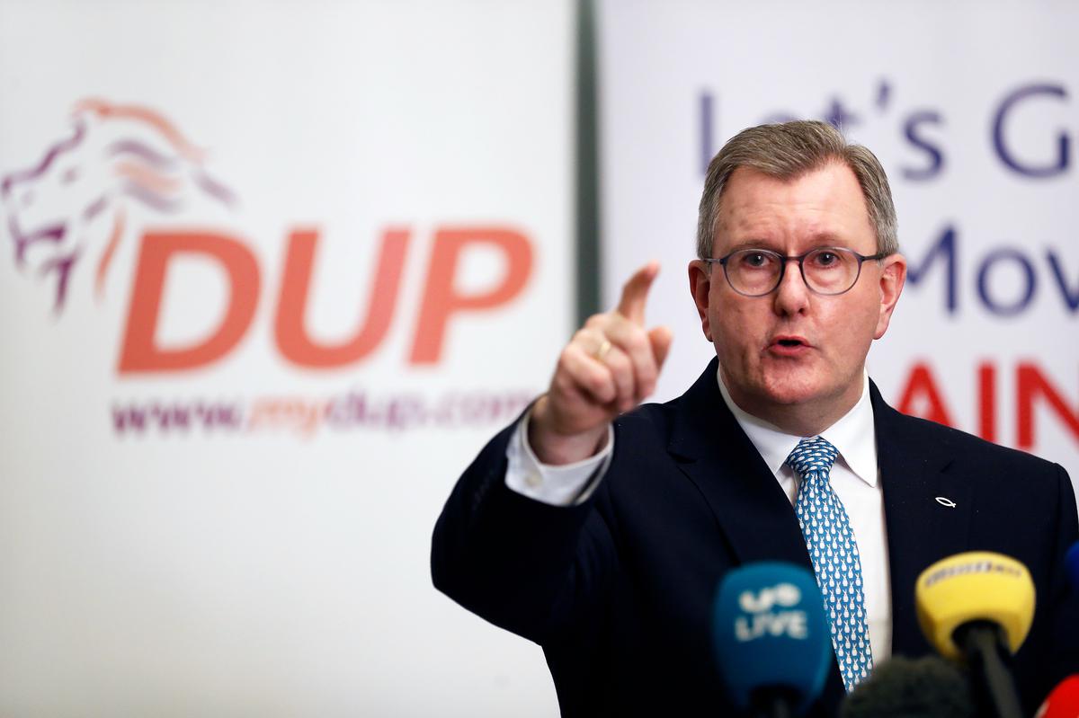 Exlíder del mayor partido unionista de Irlanda del Norte, condenado a 15 años por abuso sexual