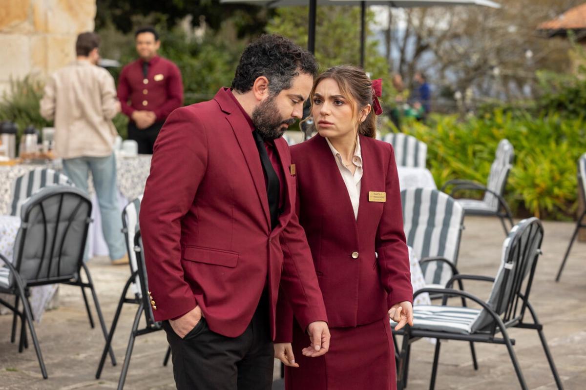José Eduardo Derbez y Sofía Castro cumplen deseos de huéspedes en