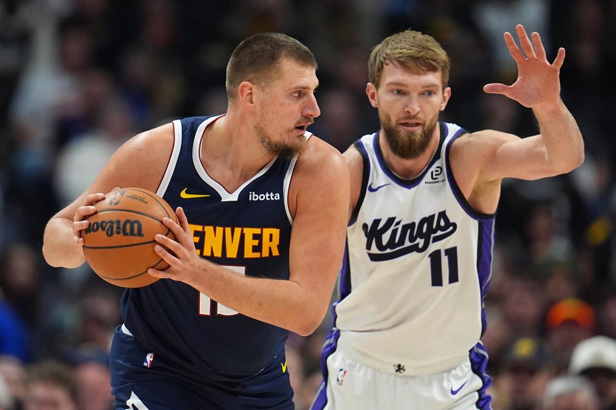 Jokic anota 34 puntos, su máximo de la temporada, y lidera a Nuggets en triunfo 130-124 sobre Kings