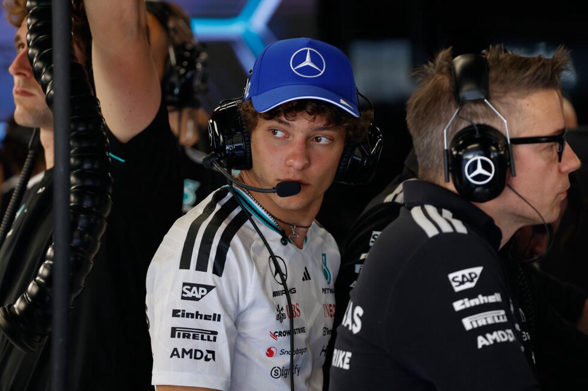 Kimi Antonelli lidera la F1 y opaca a Russell en busca de su sexta victoria al hilo en Barcelona