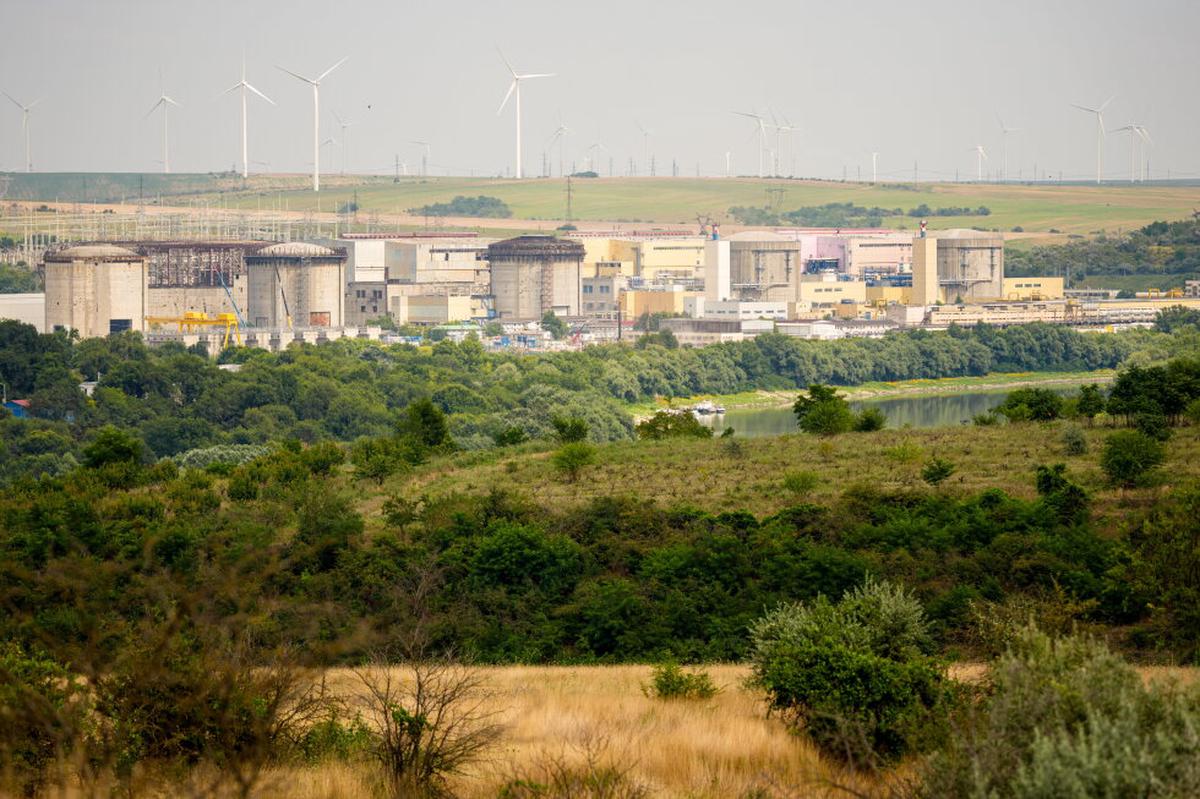Rumania inicia cierre de reactor nuclear por bajos niveles del Danubio