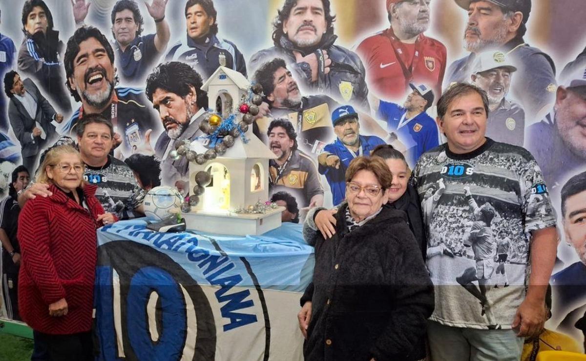 La Iglesia Maradoniana celebró los 65 de Diego: sus hermanas fueron